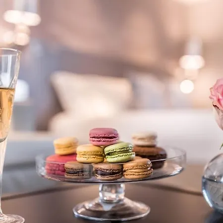 Nh Collection Ponthieu Champs-elysees 4* Paryż