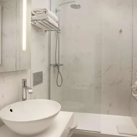 Hotel Beauchamps Paris