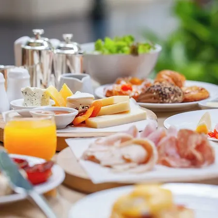 Nh Collection Ponthieu Champs-élysées Hotel París