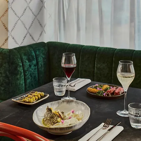 Nh Collection Ponthieu Champs-élysées 4* París