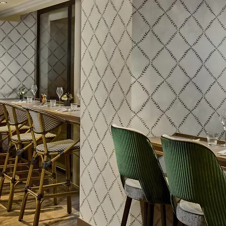 ホテル Nh Collection Ponthieu Champs-elysees パリ