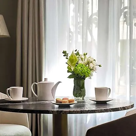 Nh Collection Ponthieu Champs-élysées 4* Parigi