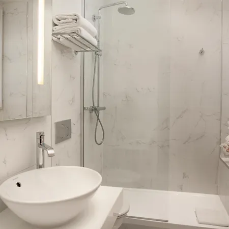 Nh Collection Ponthieu Champs-elysees 4* Paris