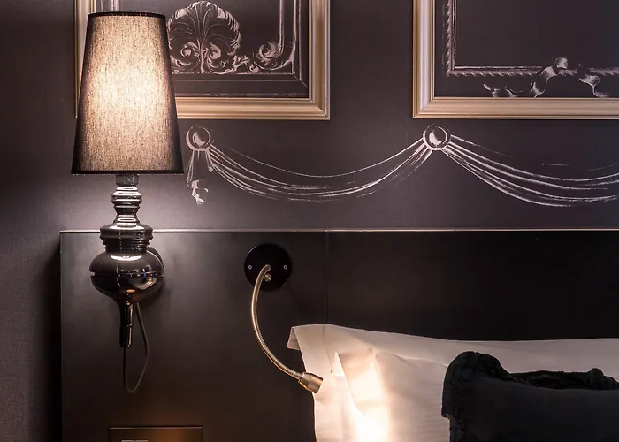 Nh Collection Ponthieu Champs-elysees Otel 4*